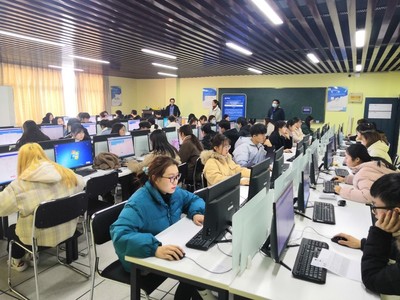 商贸管理学院电子商务专业成功举办“1+X”网店运营推广职业技能等级证书考试，助力软件科技领域技术开发人才培养